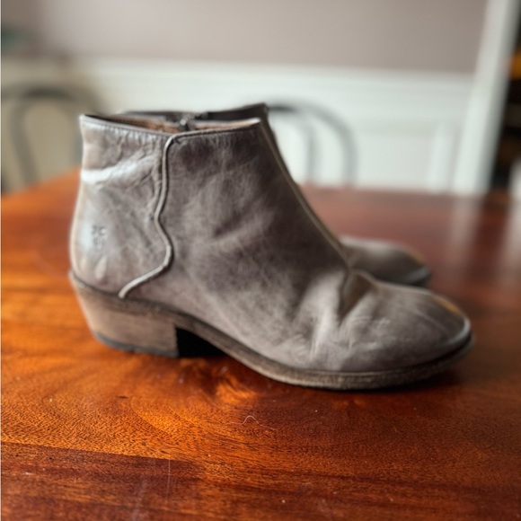 Frye Carson Piping Leather Bootie Size 7 Graphite Grey Side Zipper Western - Picture 2 of 9